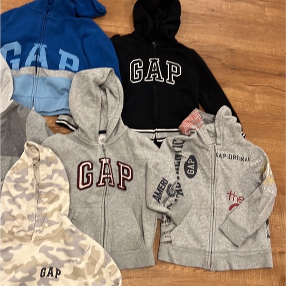 BUBDLE OF 10 GAP HOODIES (size Small) - Picture 4 of 5